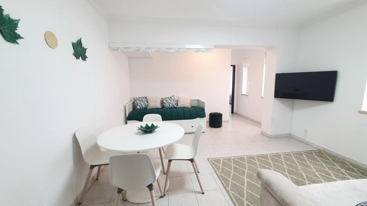 Caldas Da Rainha'S Green & White Buitenkant foto